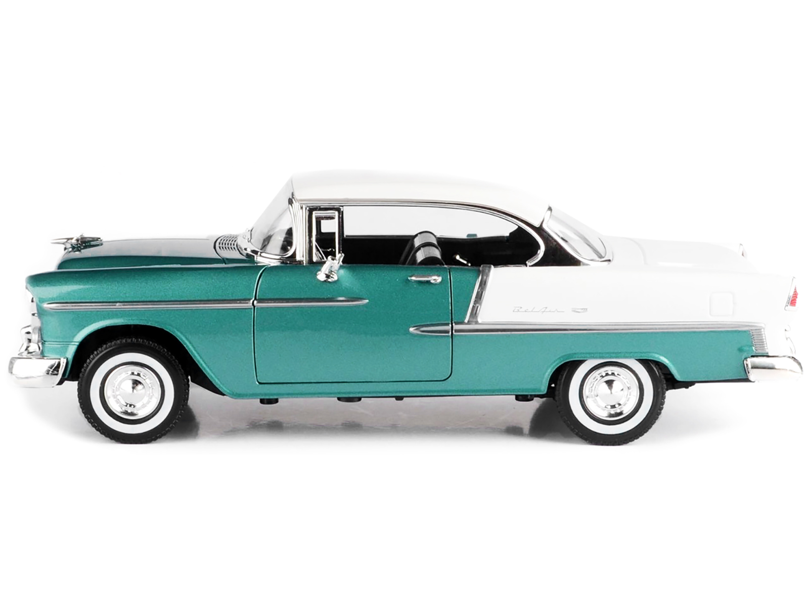 1955 Chevrolet Bel Air Hard Top Green Metallic and White 1/18 Diecast Model Car by Motormax thumbnail 2