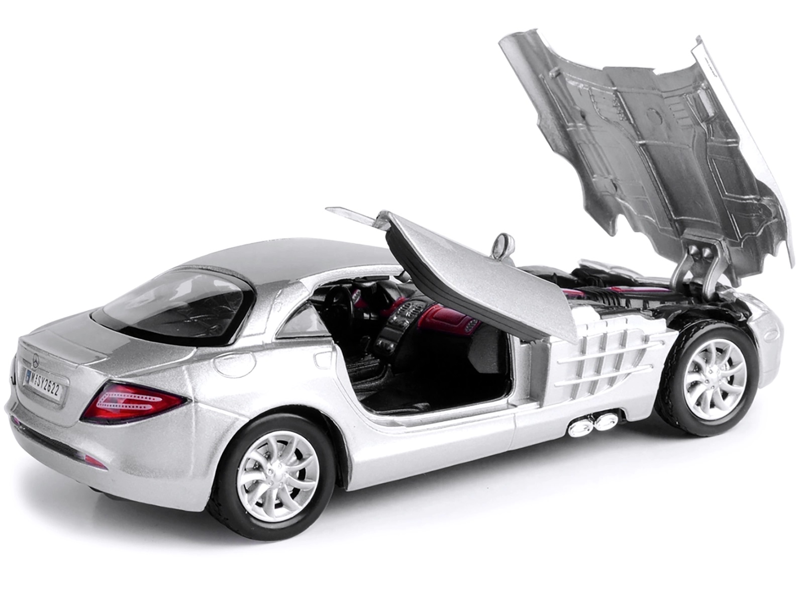 Mercedes McLaren SLR Silver 1/24 Diecast Model Car by Motormax thumbnail 3