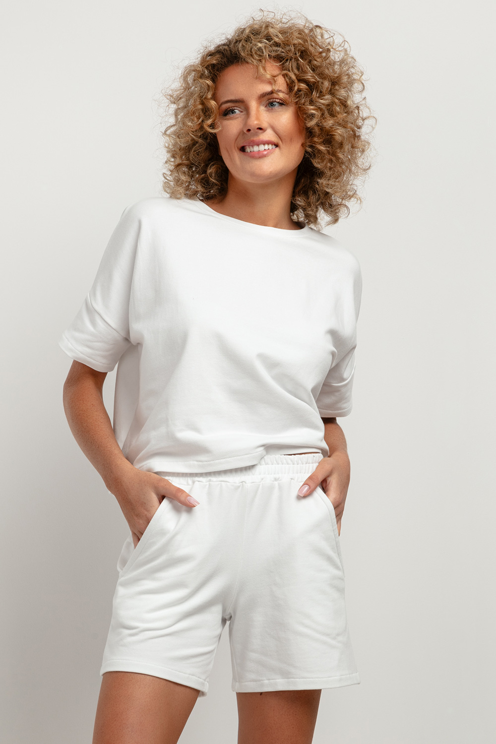 Shorts model 183186 Tessita