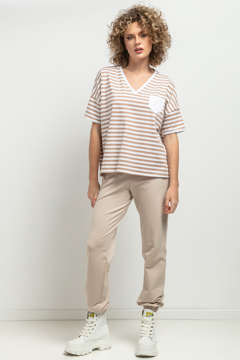 Blouse model 191824 Tessita