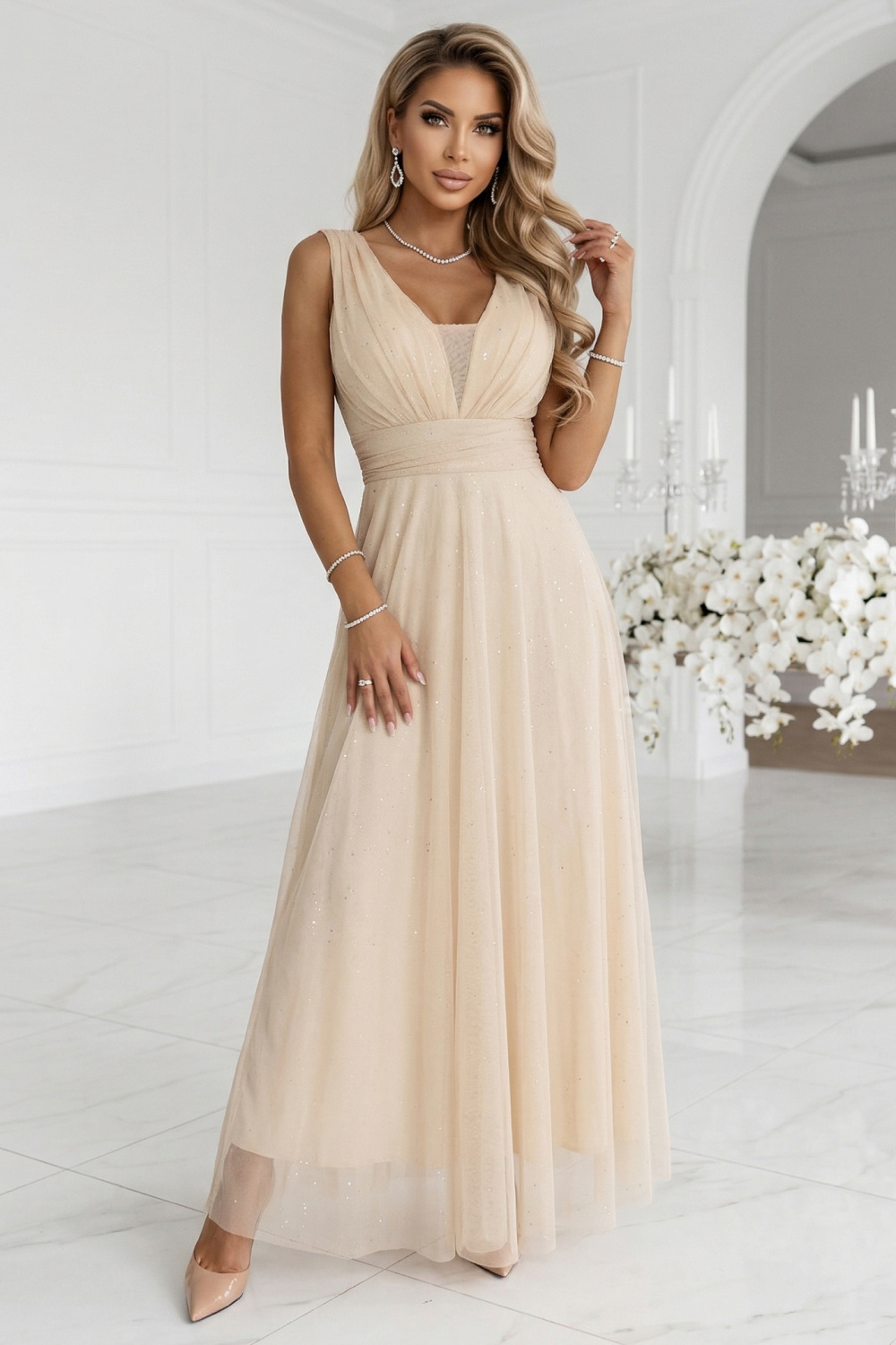 Long dress model 227073 Numoco
