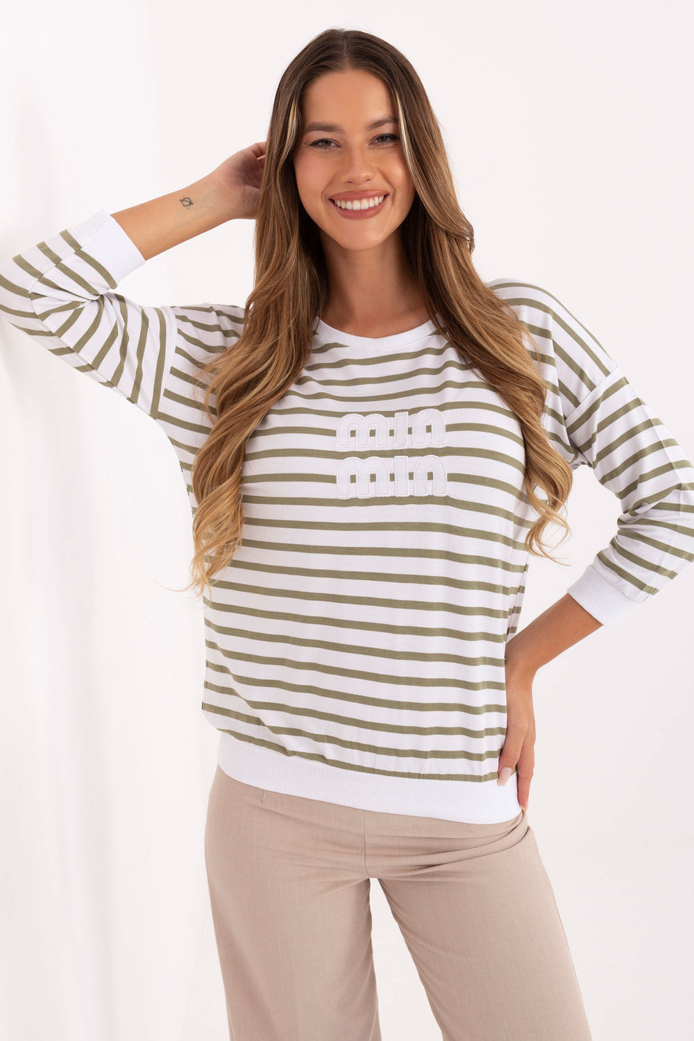 Blouse model 217306 Relevance