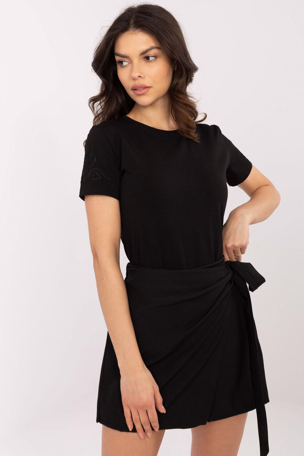 T-shirt model 210660 Relevance