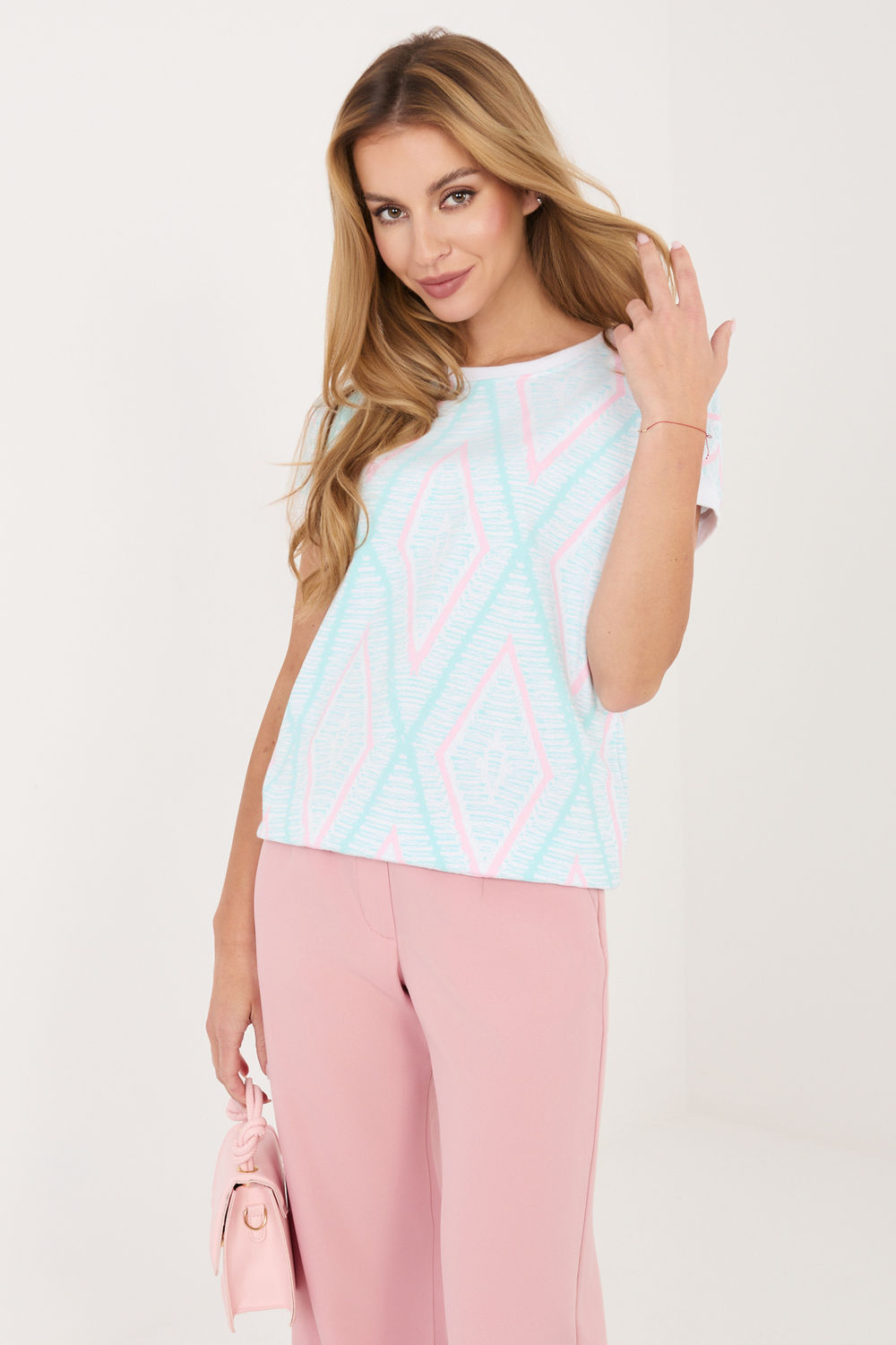 Blouse model 227039 Relevance