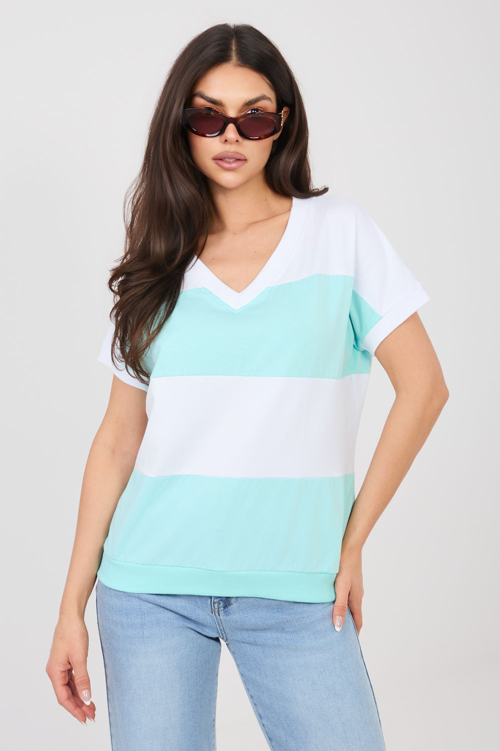 Blouse model 225485 Relevance