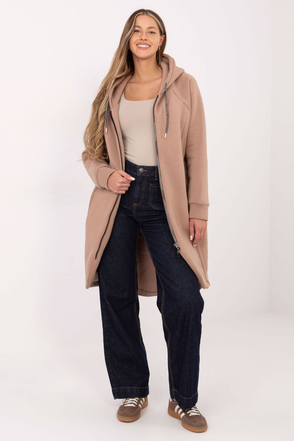 Sweatshirt model 221802 Relevance