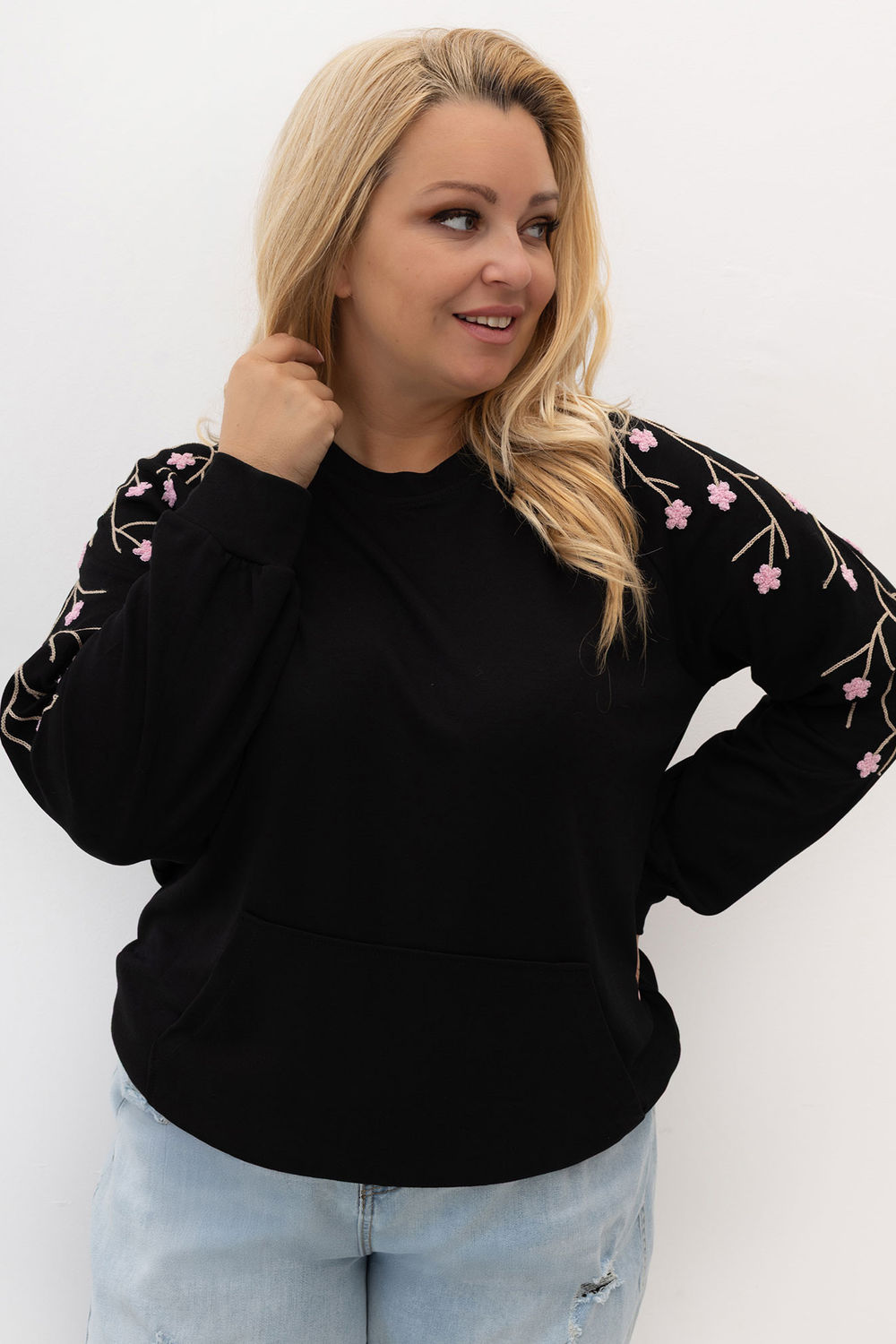 Plus size sweatshirt model 228060 Relevance