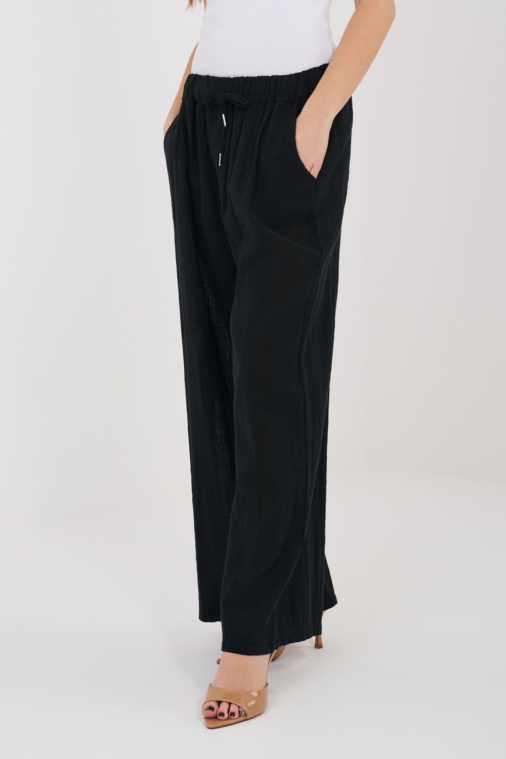 Women trousers model 225495 Italy Moda