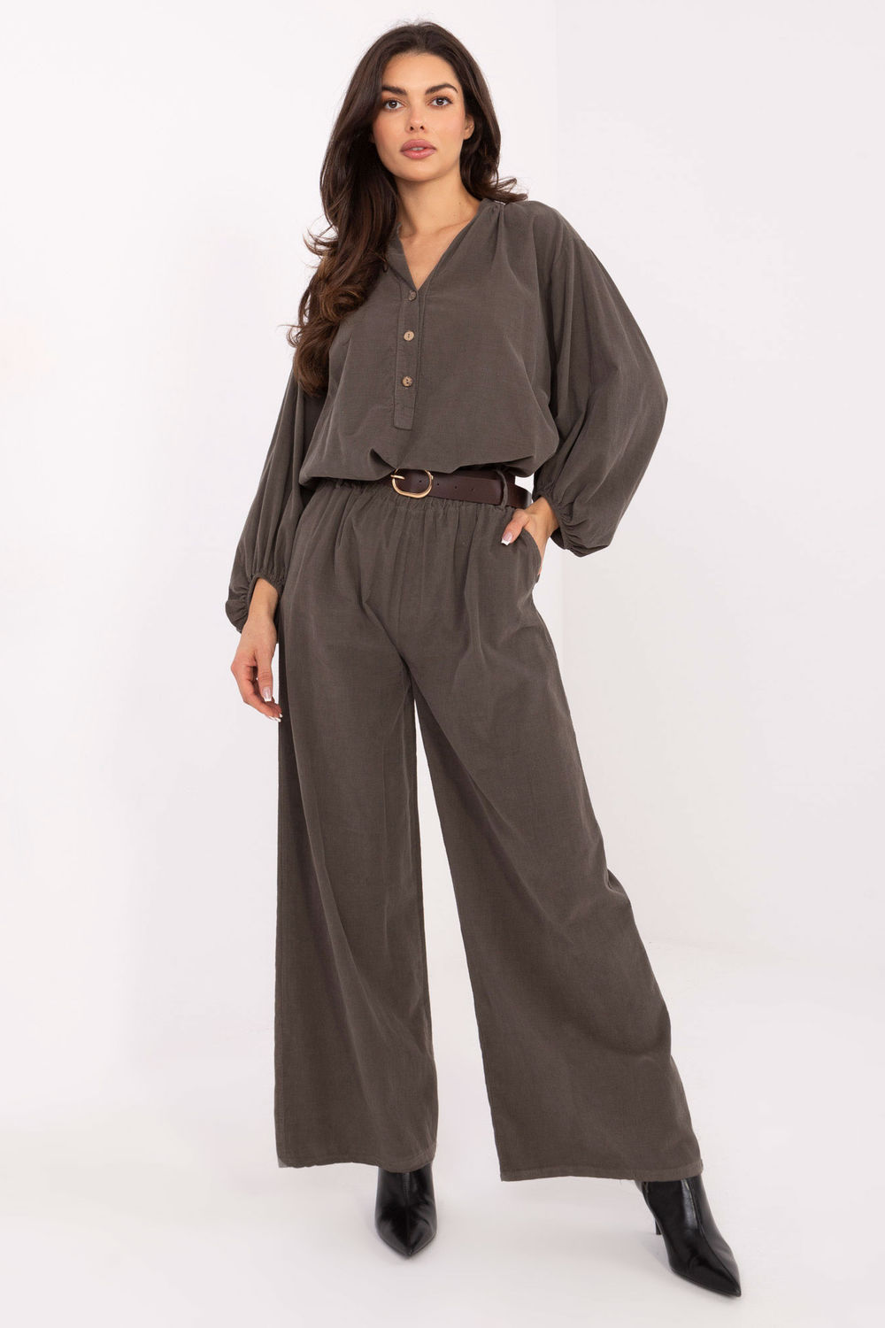 corduroy trousers model 220286 Italy Moda