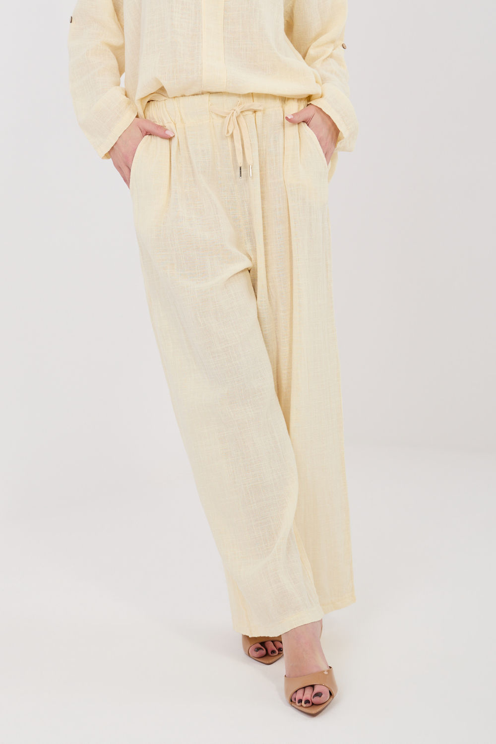 Women trousers model 225496 Italy Moda