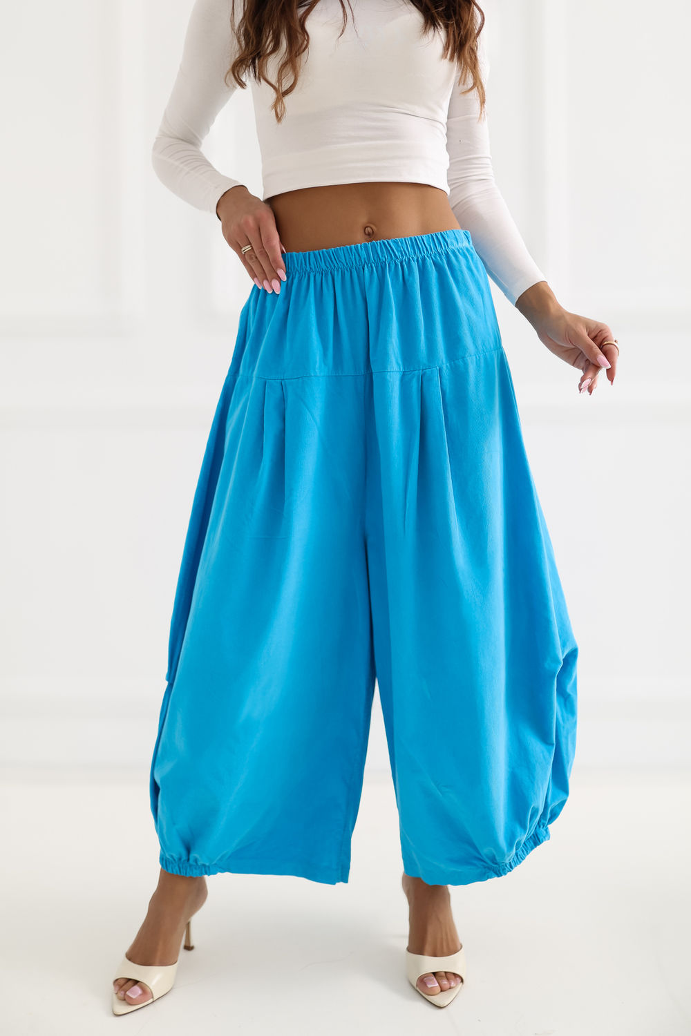 corduroy trousers model 226455 Italy Moda