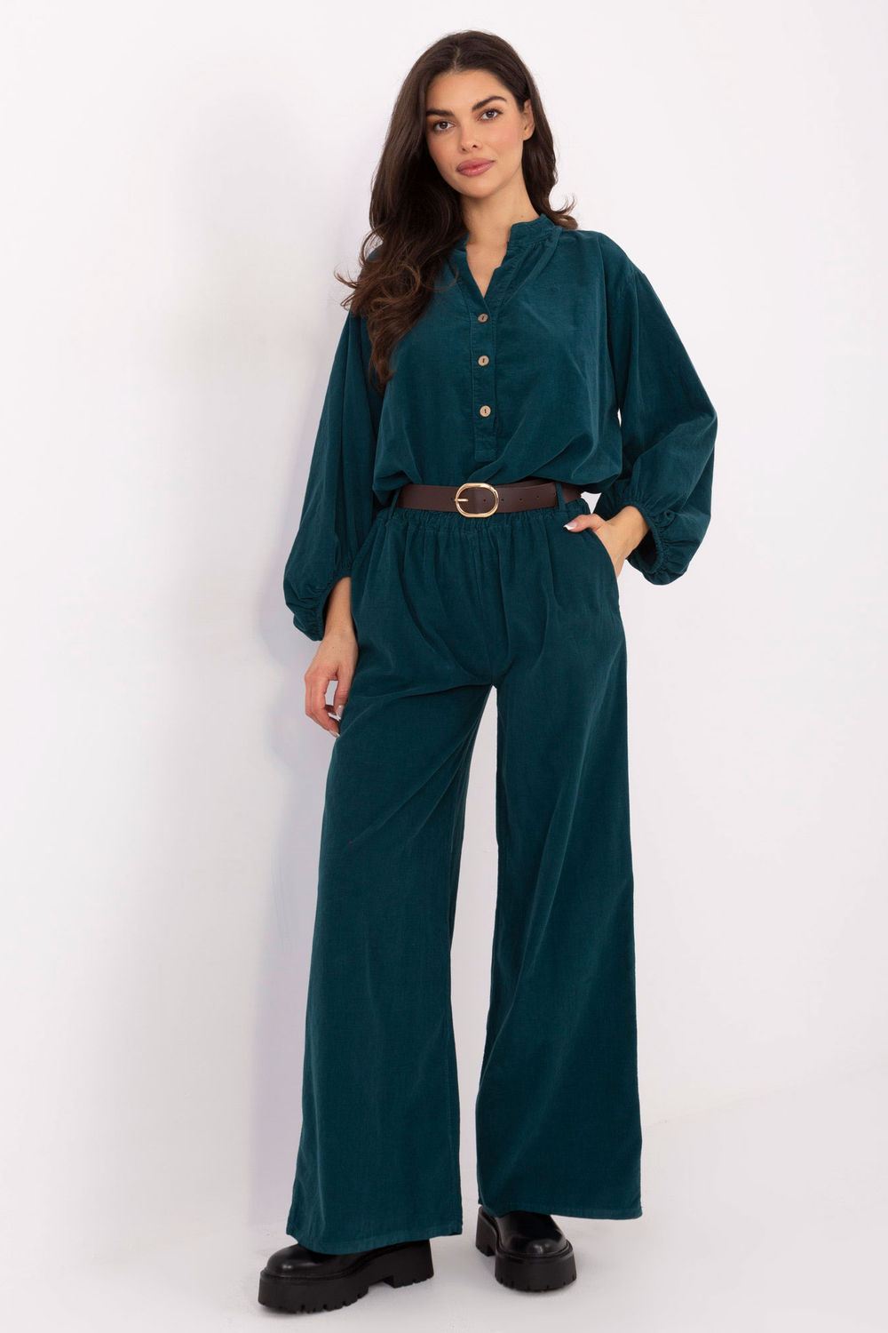 corduroy trousers model 220284 Italy Moda