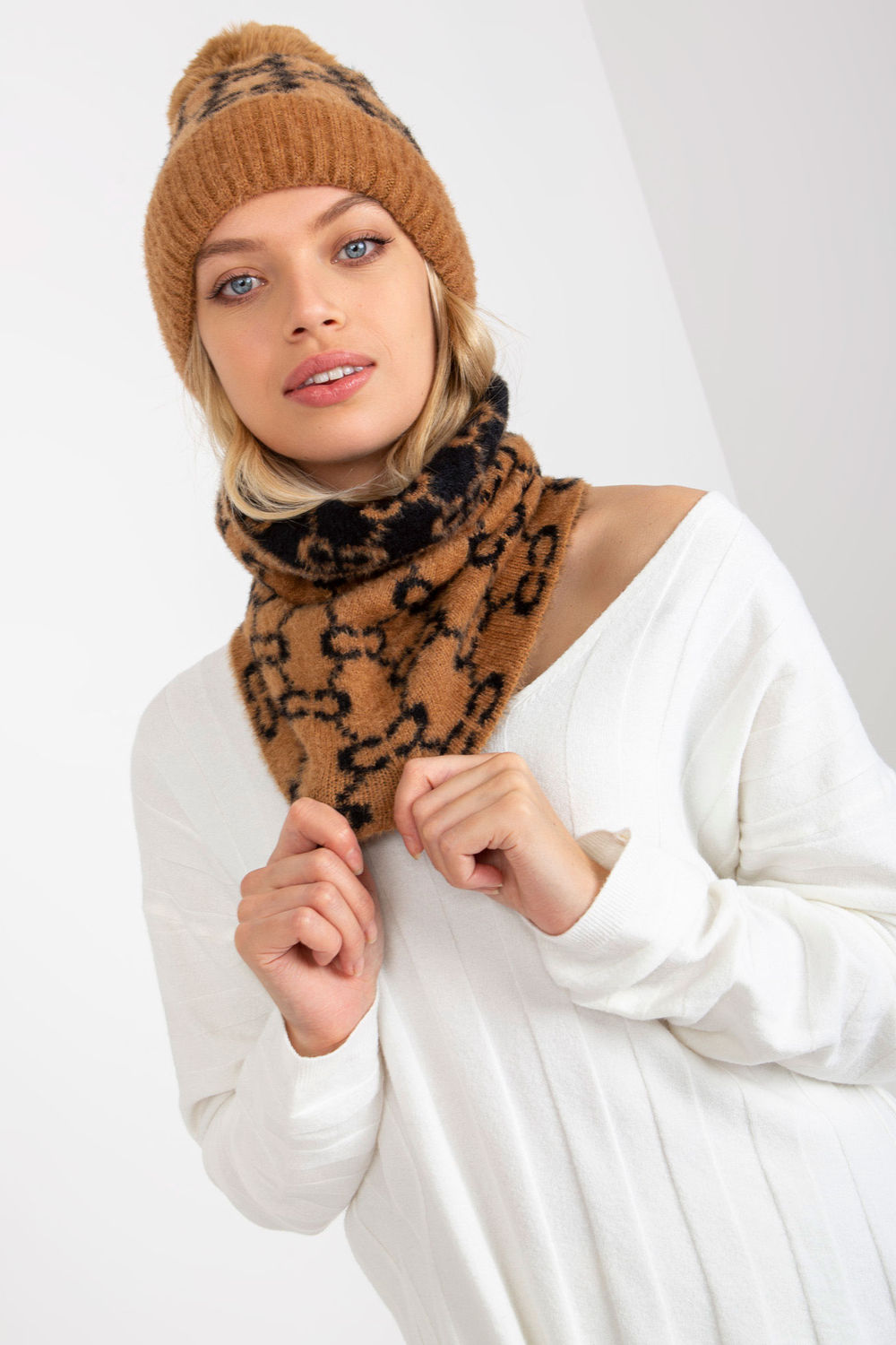 Infinity Scarf model 185919 AT