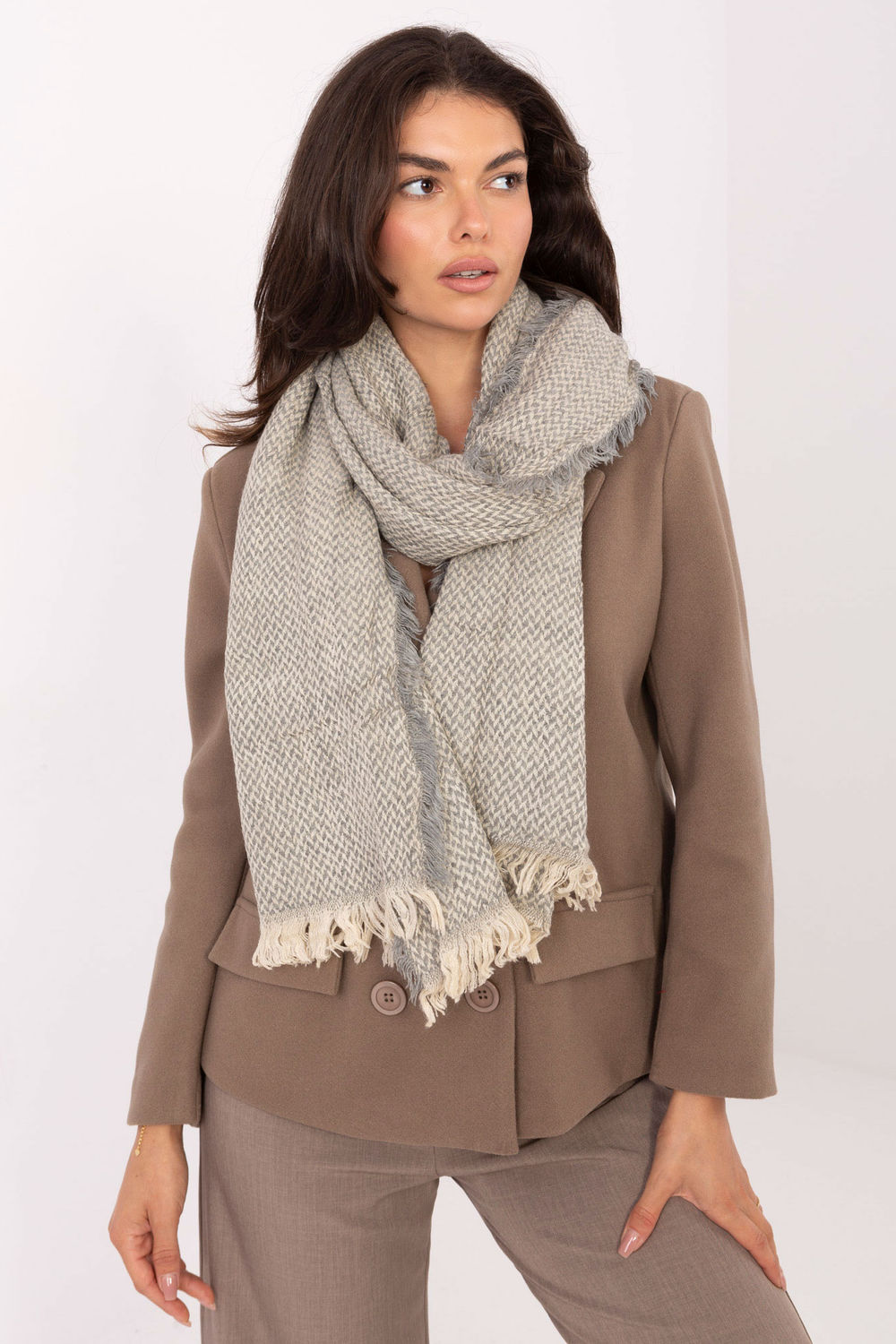 Shawl model 219616 AT