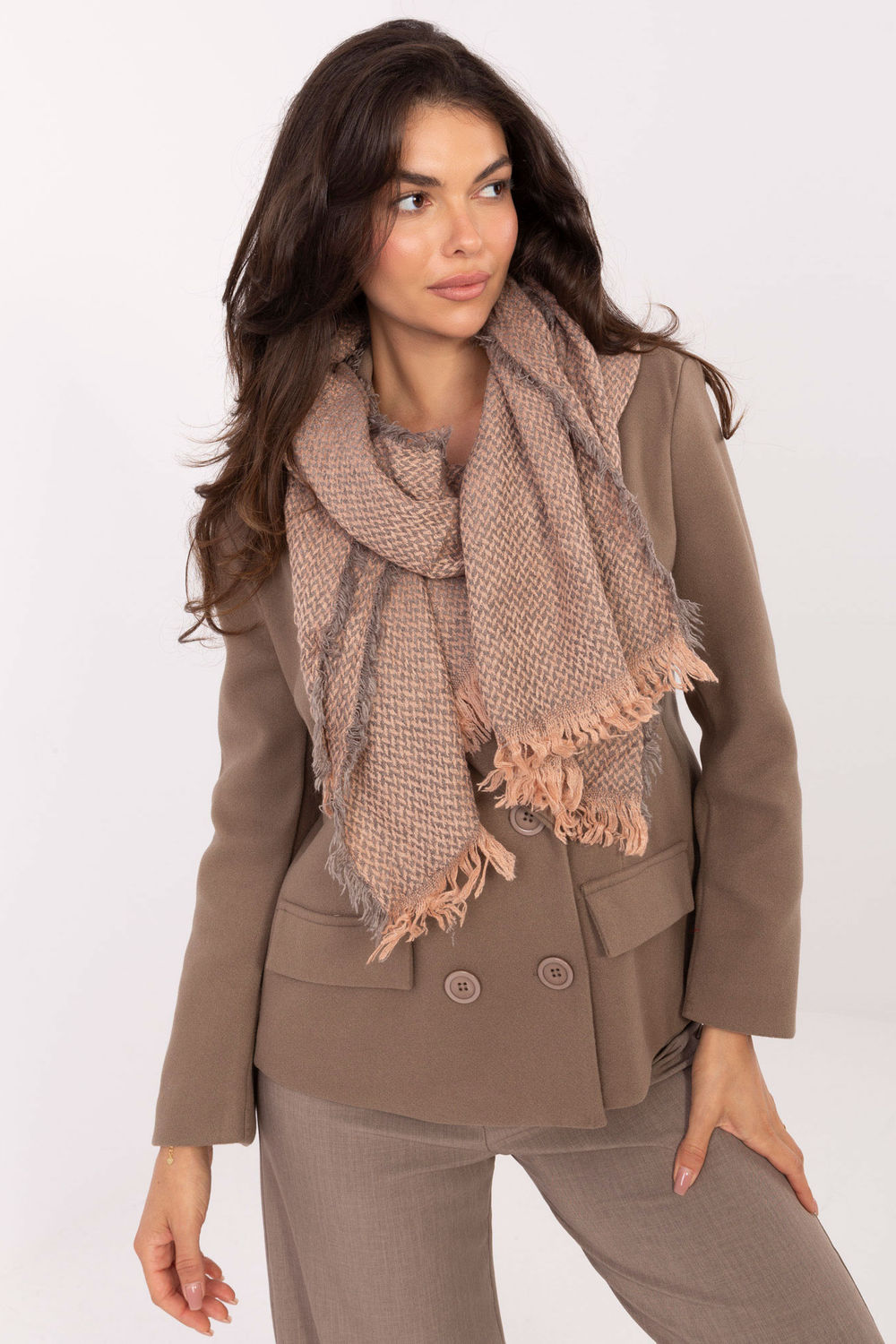 Shawl model 219617 AT