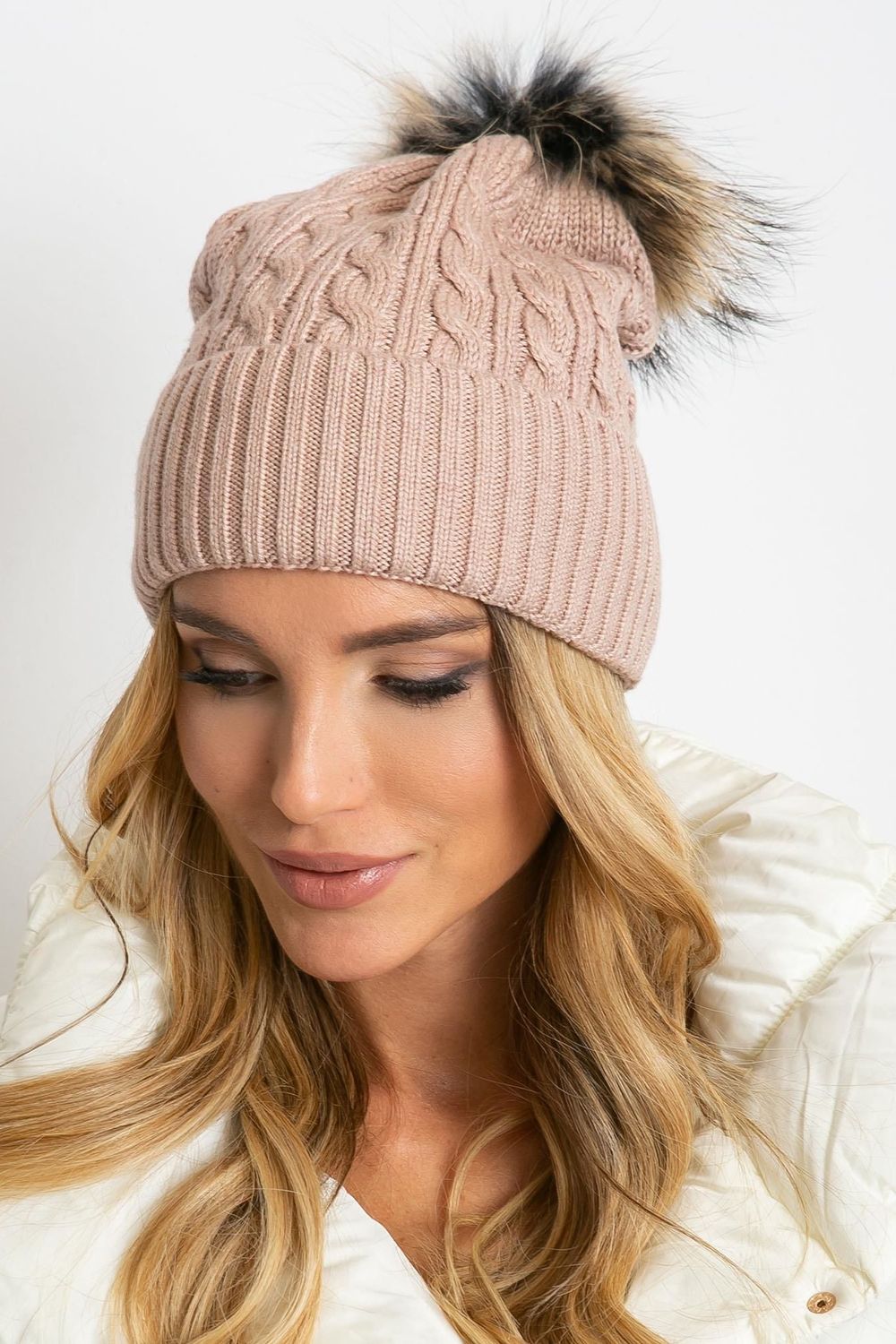 Cap model 208256 AT