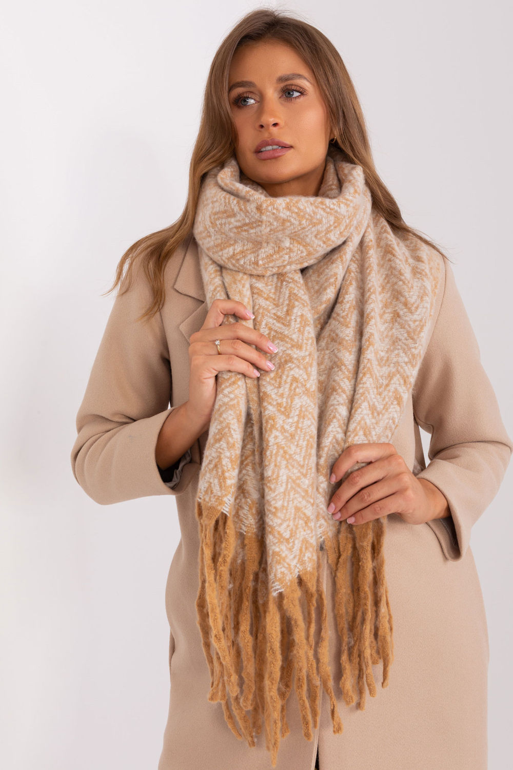 Shawl model 205970 AT