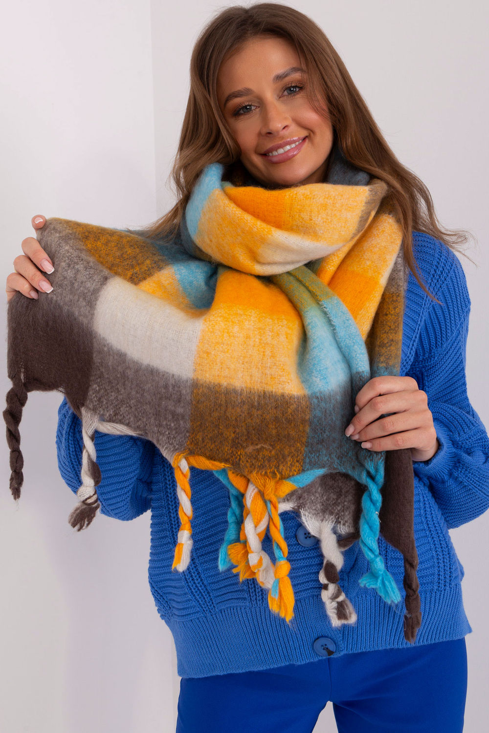 Shawl model 208272 AT
