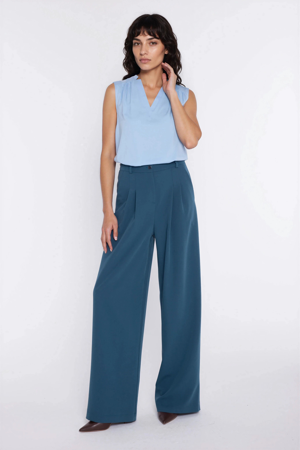 Women trousers model 227150 Nife
