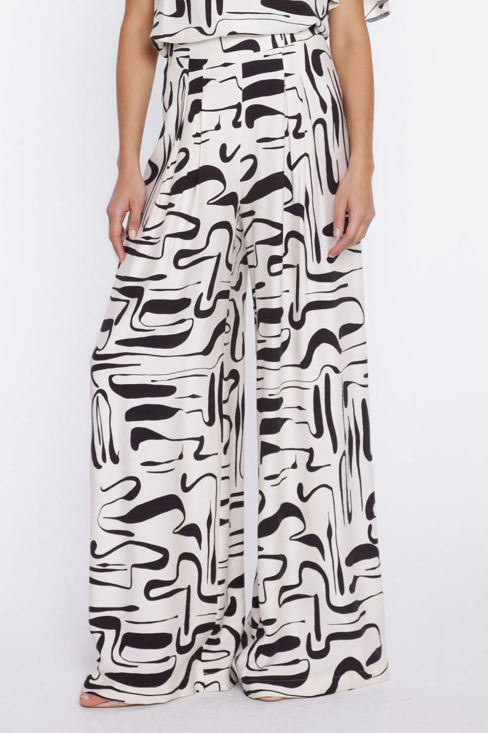 Women trousers model 228007 Nife