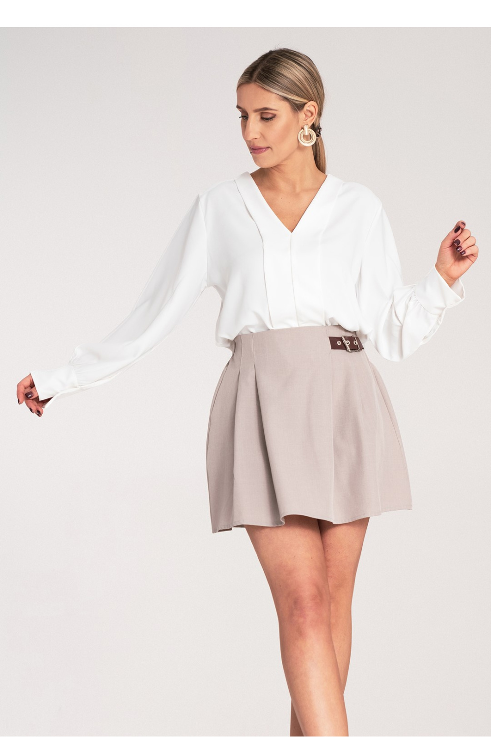 Short skirt model 214847 Figl