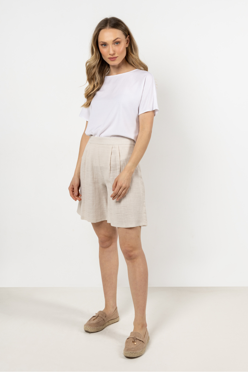 Shorts model 212199 awama