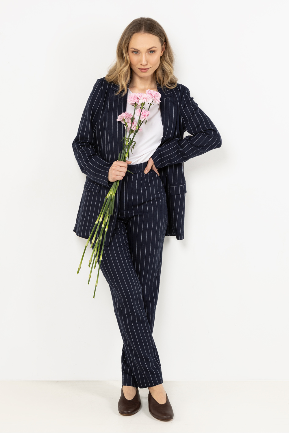 Women trousers model 212184 awama