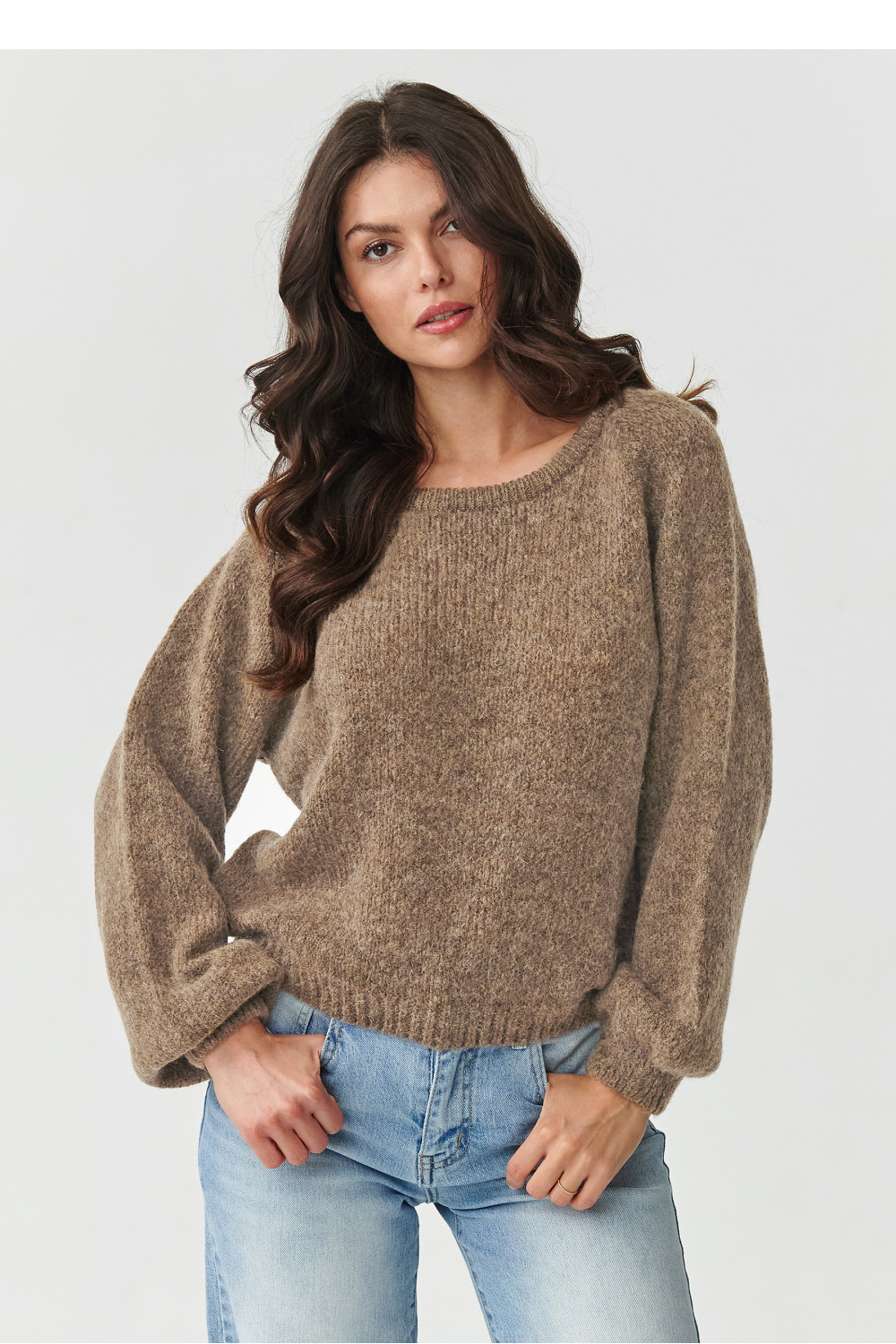 Jumper model 217384 Makadamia