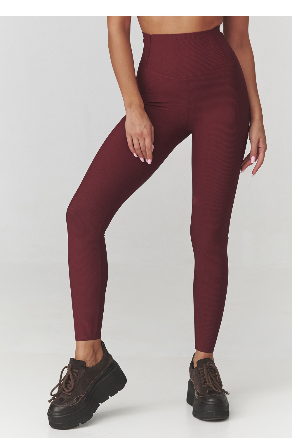 Long leggings model 220769 Makadamia